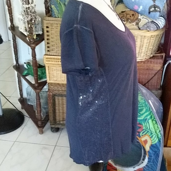 Nwt Crosby blue top with sequins down each side - Picture 4 of 9
